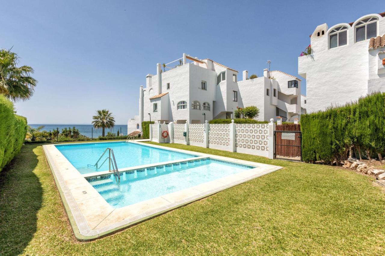 Front Sea View Apartment إِستيبونا المظهر الخارجي الصورة